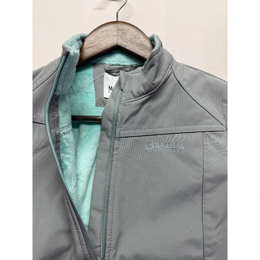 Magellan Outdoor Softshell Jacket Girls Large Gray Logo Faux Fur‎ Lined Full Zip